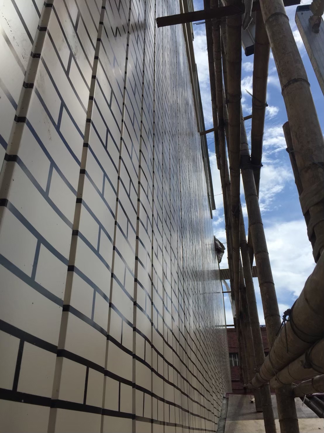 高雄鳥松區外牆鐵衣