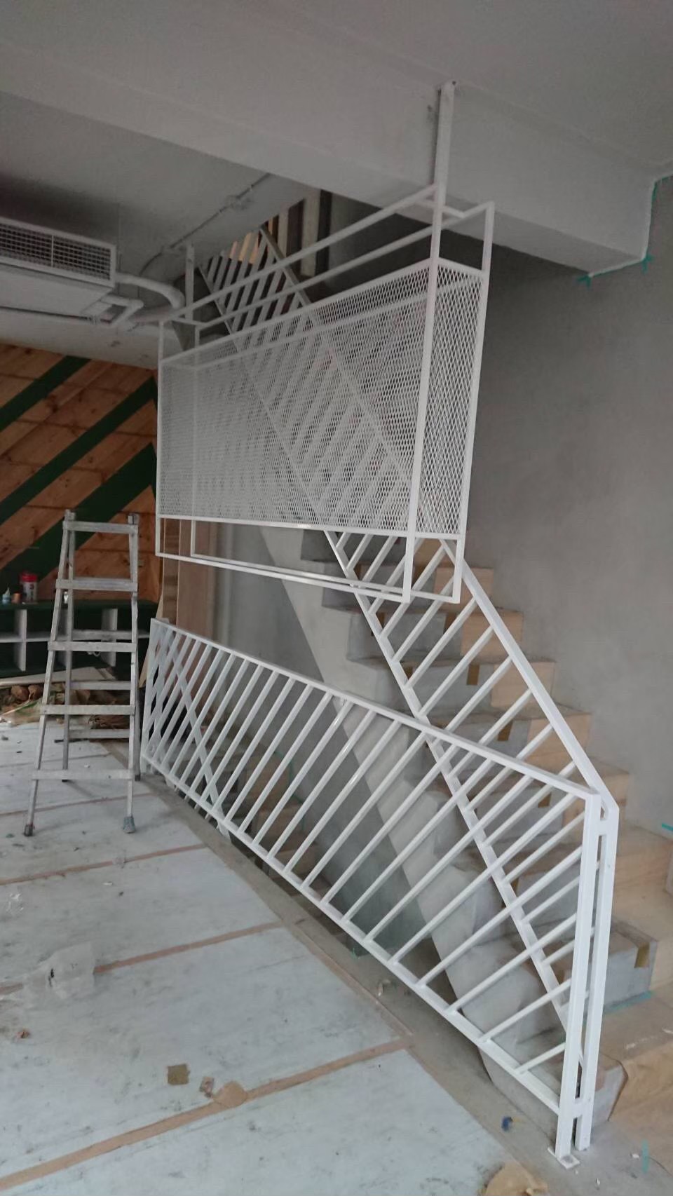 高雄前金區扶手