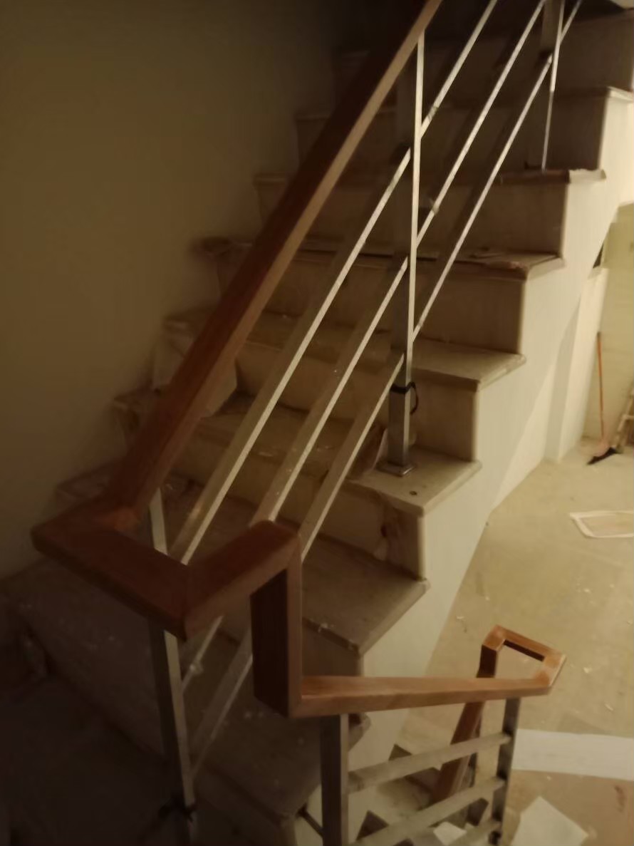 高雄林園區扶手