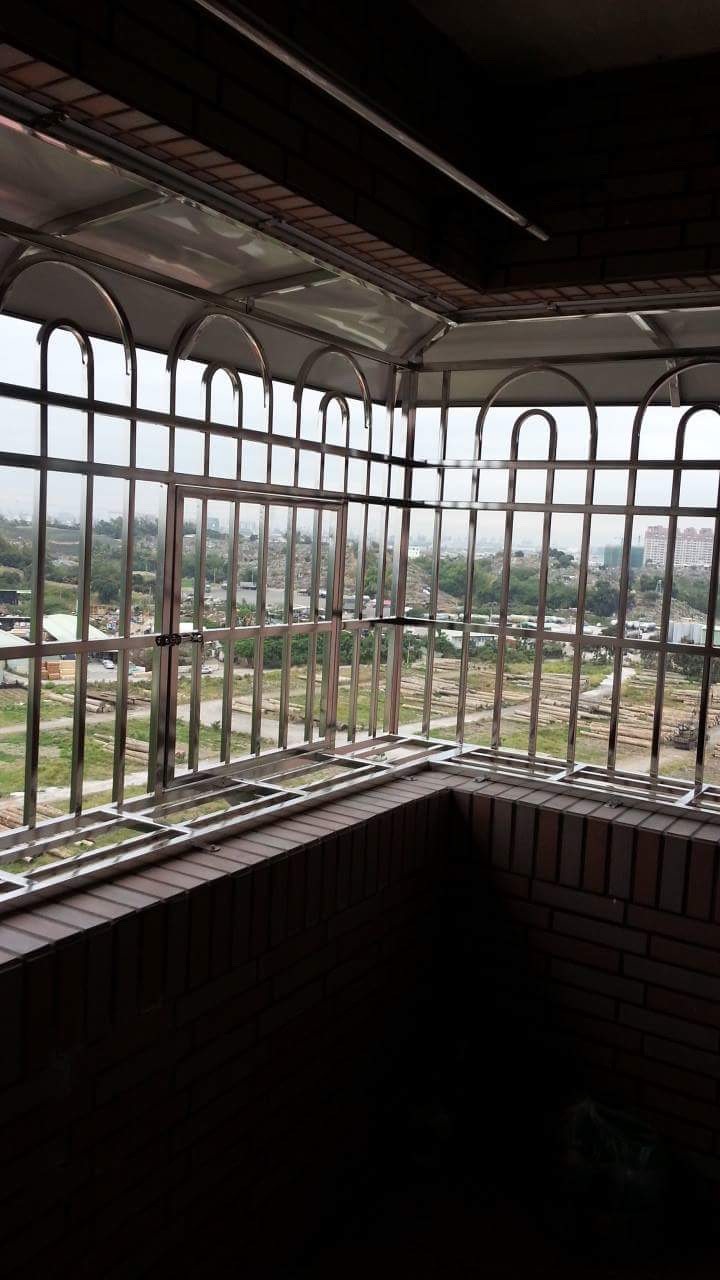 高雄鼓山區鋁門窗