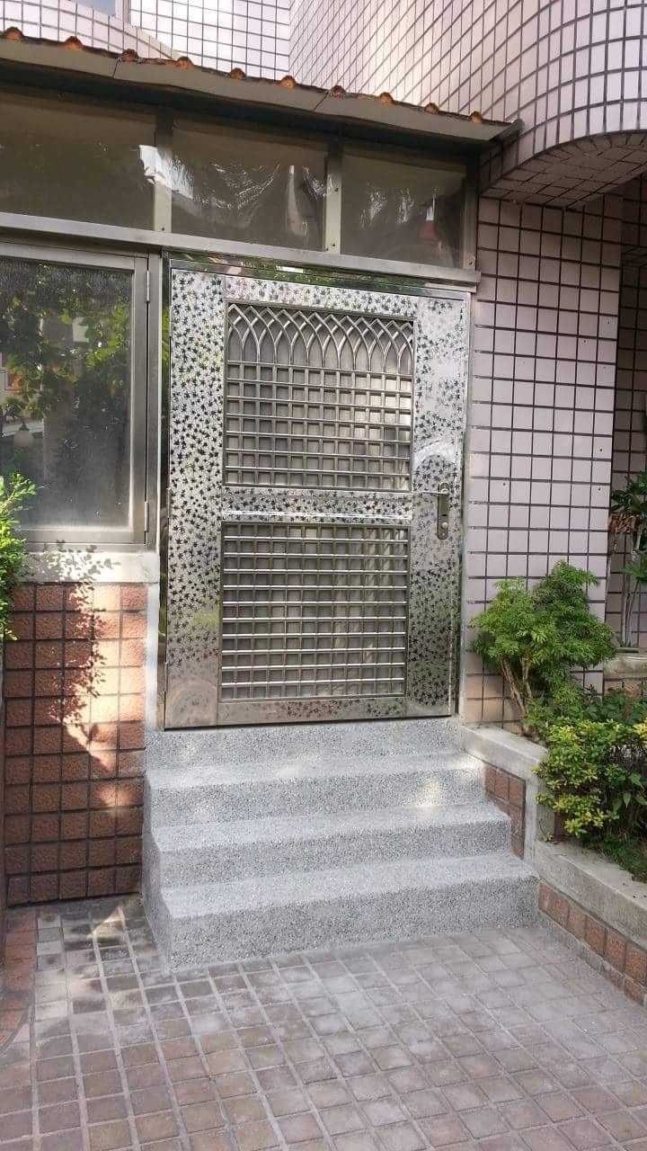 高雄鹽埕區玄關門