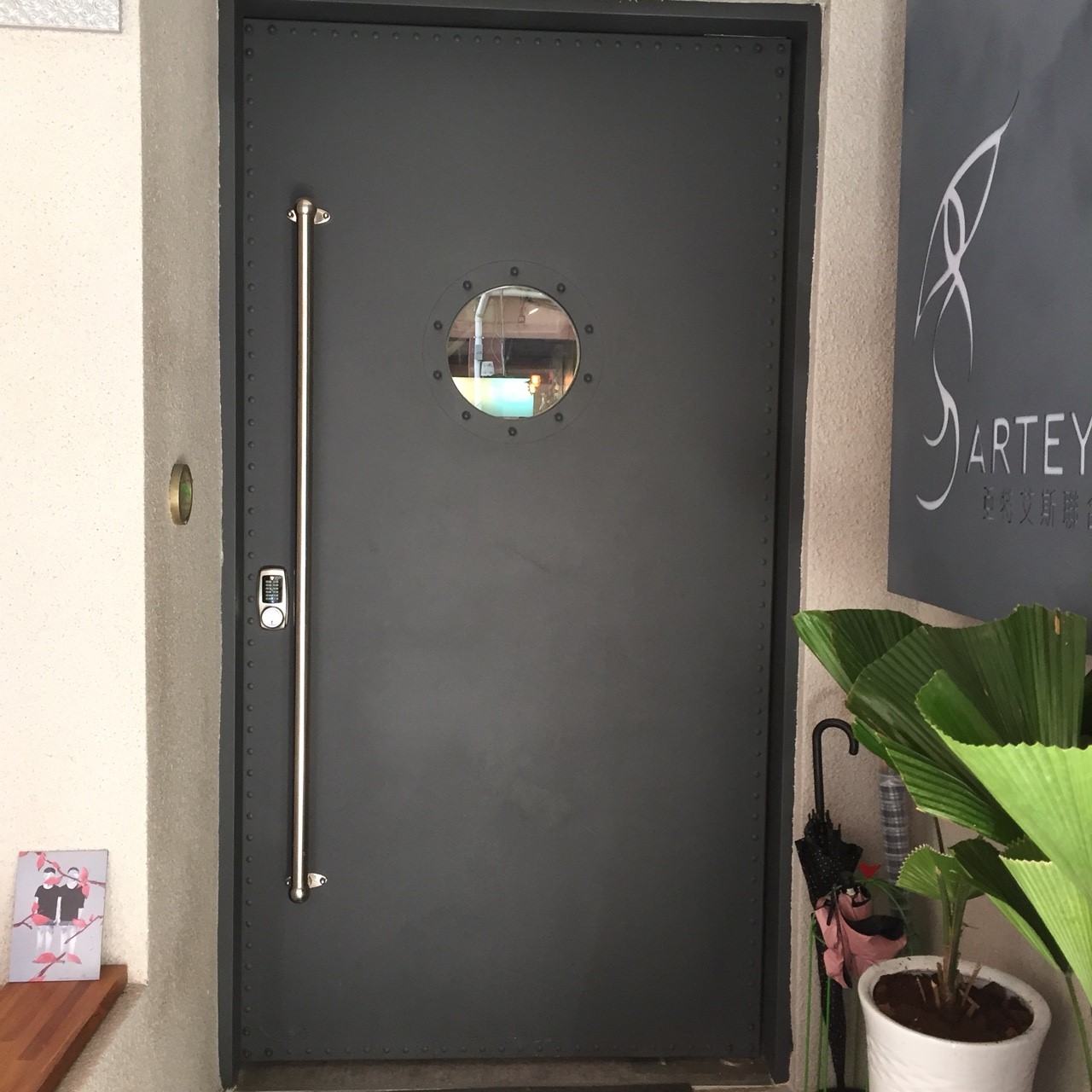 高雄大寮區玄關門