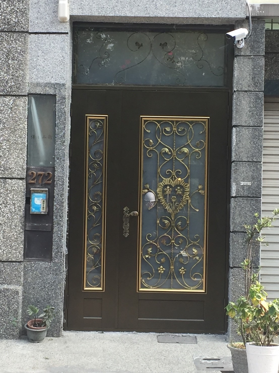 高雄岡山區鍛造門窗