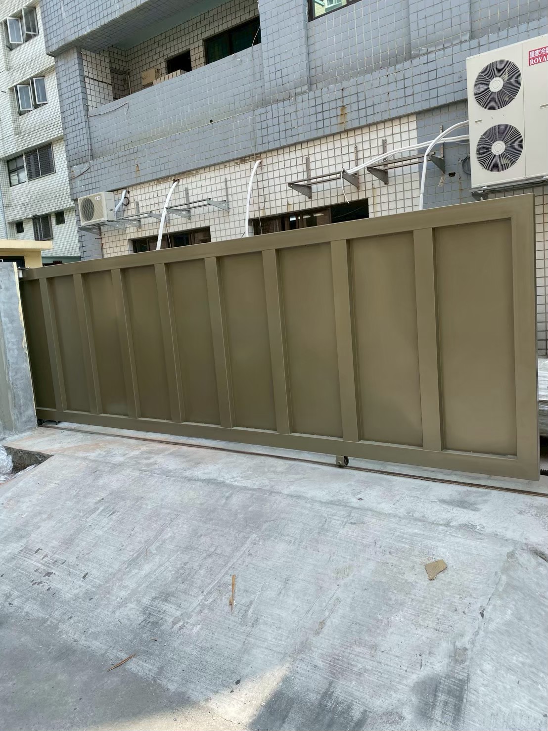 高雄金屬橫向滑動門