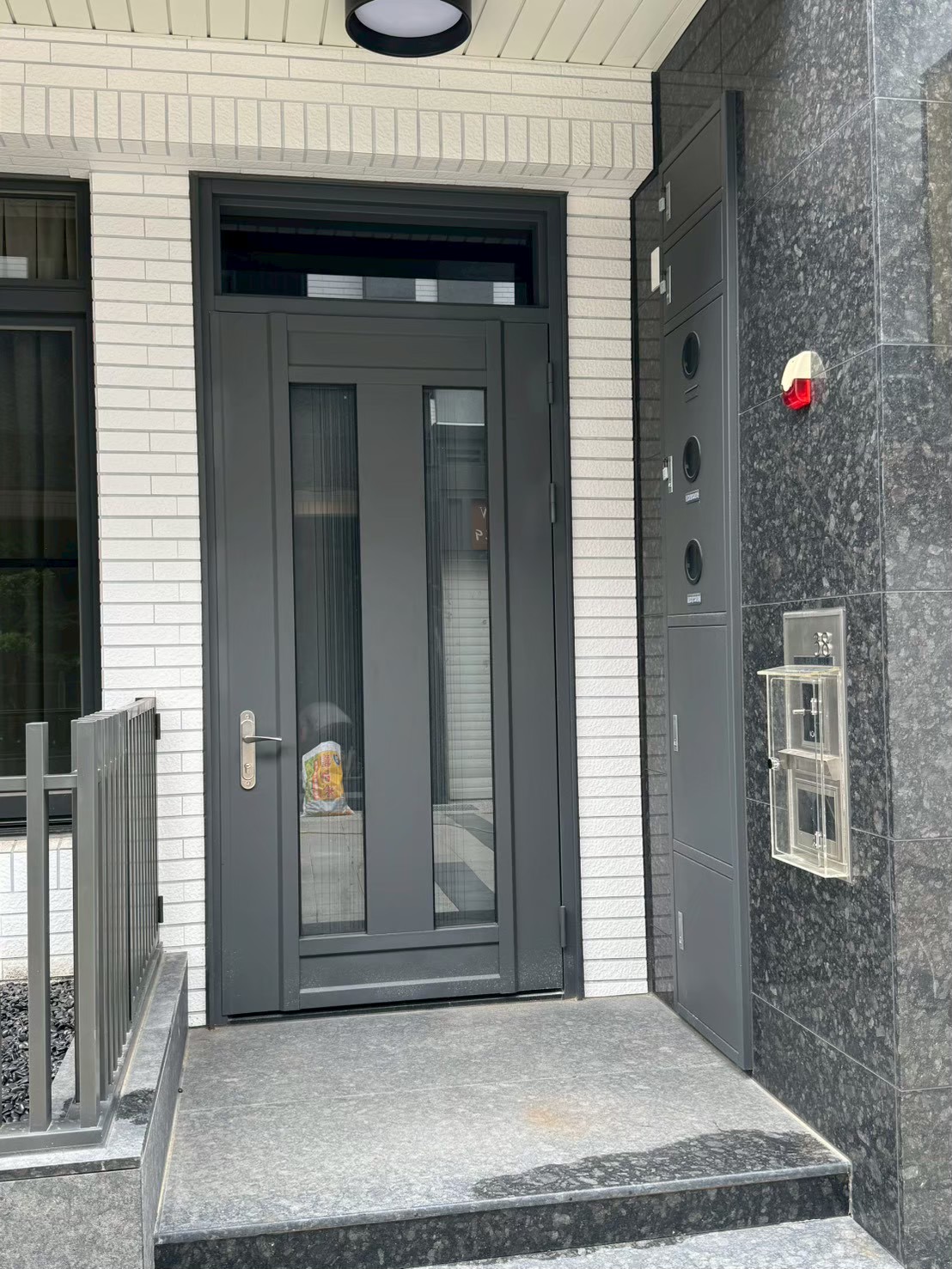 高雄楠梓區玄關門