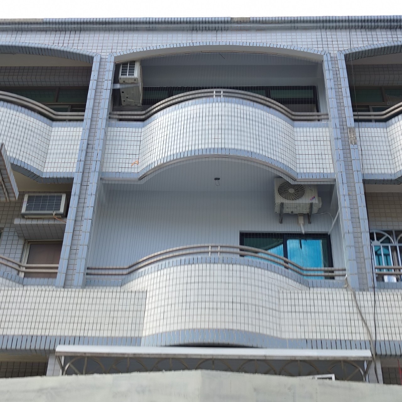 高雄鹽埕區隱形防盜窗